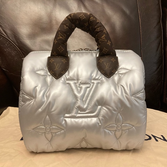 *Sold Privately* LOUIS VUITTON Speedy 25 Metallic Silver Pillow Crossbody Bag - Picture 2 of 6